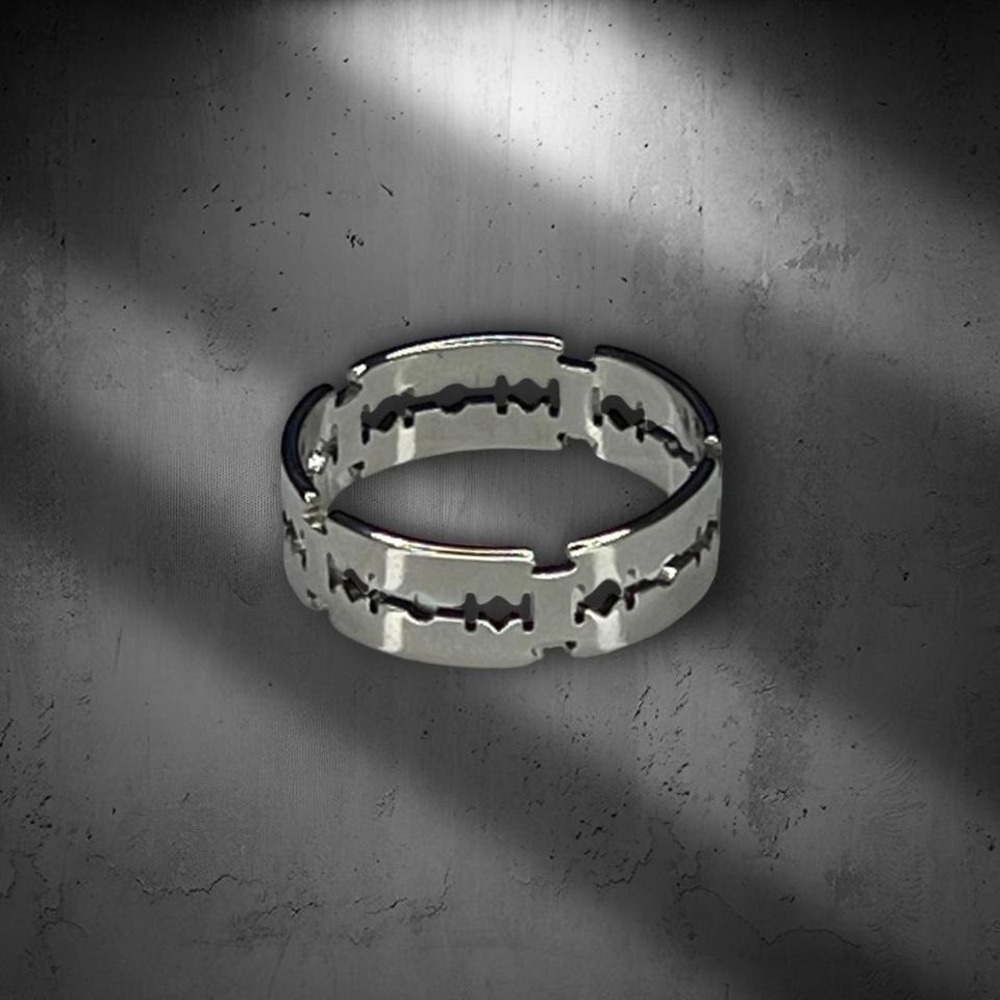 Stainless Steel Razor Blade Ring - Picture 2 of 5